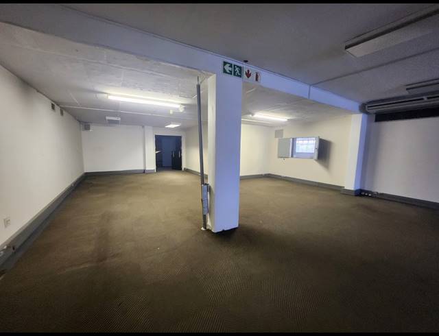 2,423M² OFFICE TO LET IN RANDJESPARK